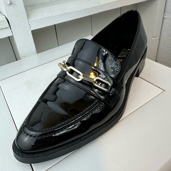 Zara Black Loafers Pointed Toe Faux Patten Leather Gold Hardware Women’s size 39 - Picture 1 of 14